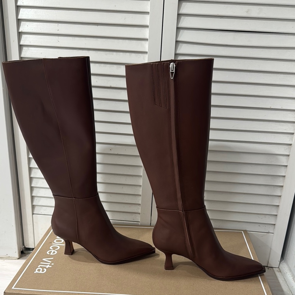 Dolce Vita Brown Heeled Boots with Classic Design